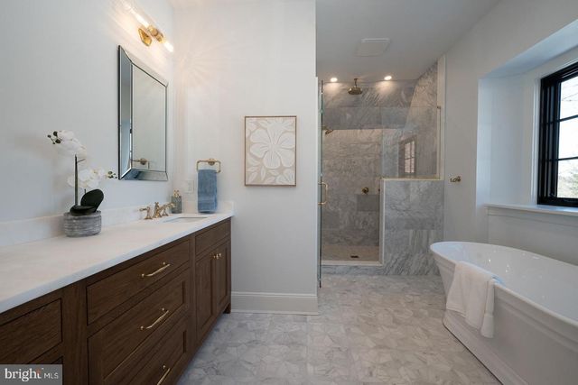 201 S SPRING MILL RD, Villanova, PA 19085