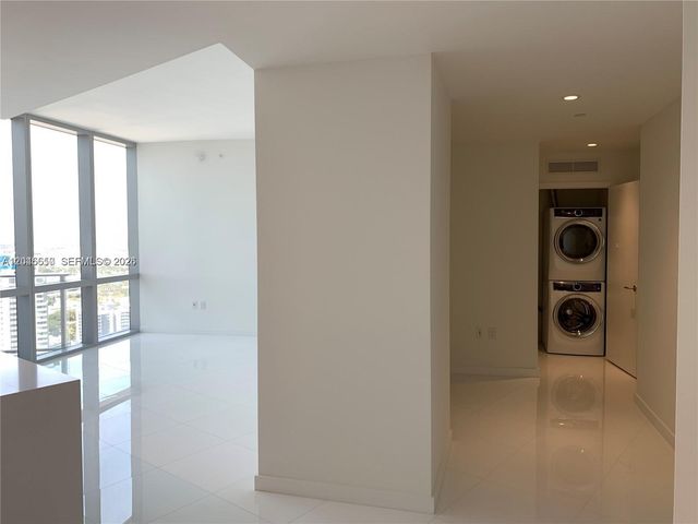 851 NE 1st Avenue 2702, Miami, FL 33132