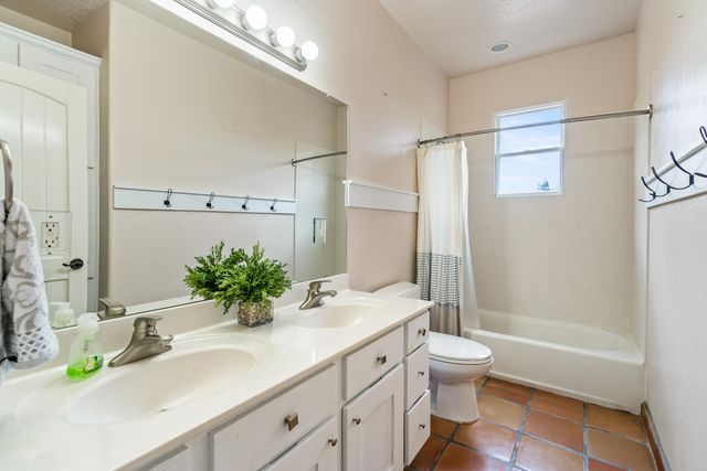 9510 Modesto Avenue NE, Albuquerque, NM 87122