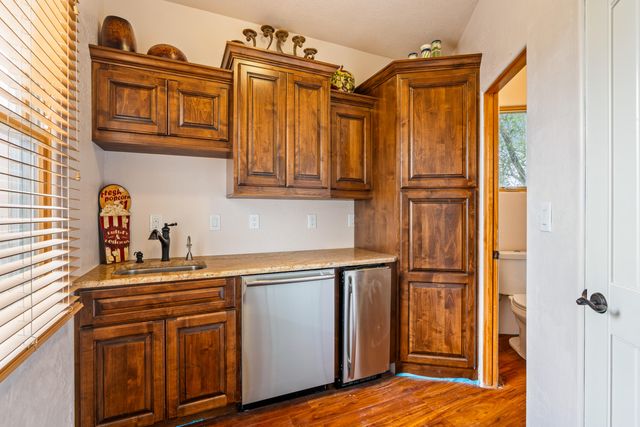 9510 Modesto Avenue NE, Albuquerque, NM 87122