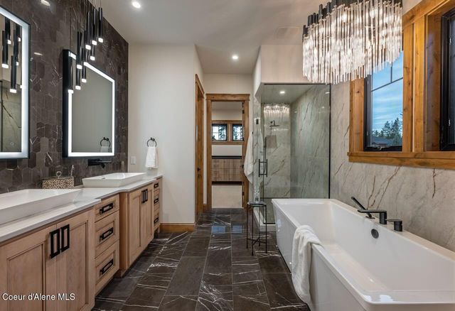 L4B1 N Mountain View Rd, Rathdrum, ID 83858