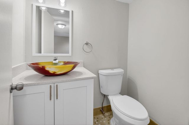 2213 NE 1st Court 204, Boynton Beach, FL 33435