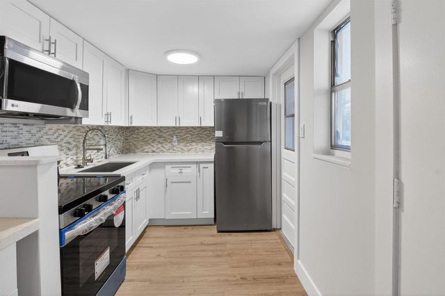 2213 NE 1st Court 204, Boynton Beach, FL 33435