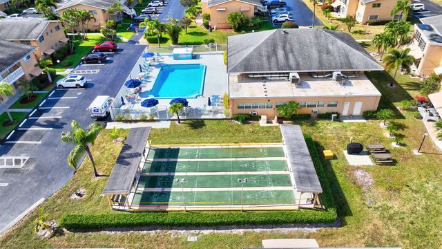 2213 NE 1st Court 204, Boynton Beach, FL 33435