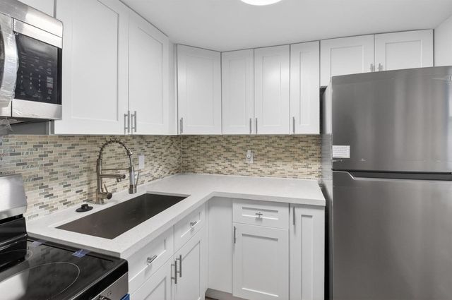 2213 NE 1st Court 204, Boynton Beach, FL 33435