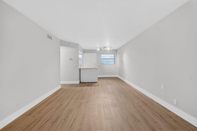 2213 NE 1st Court 204, Boynton Beach, FL 33435