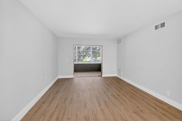 2213 NE 1st Court 204, Boynton Beach, FL 33435