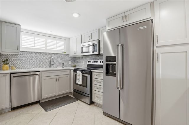 1000 Mallery Street Ext J77, St Simons Island, GA 31522