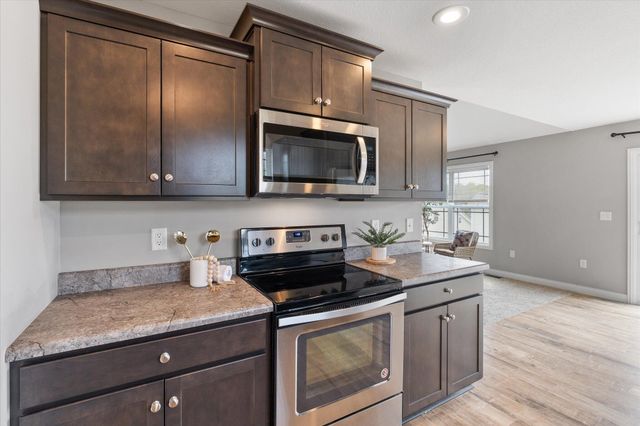 5506 MURFREESBORO DR, Columbia, MO 65201