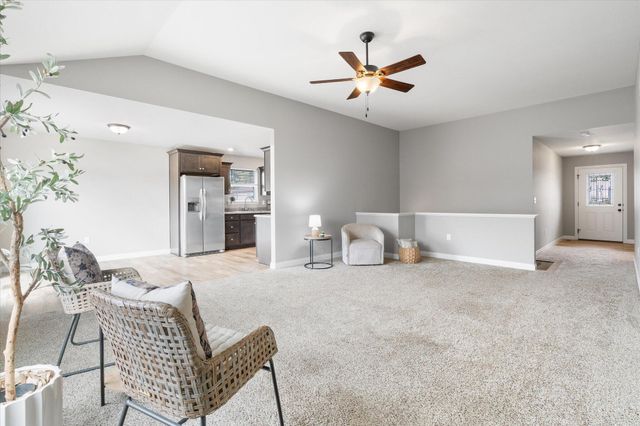 5506 MURFREESBORO DR, Columbia, MO 65201