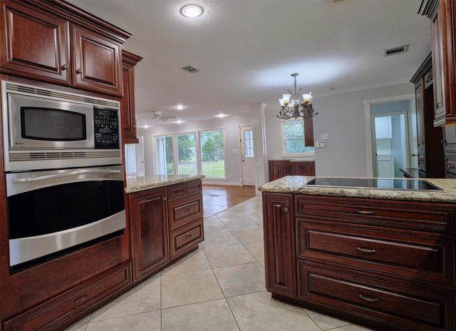 13127 Paradise Valley Drive, Houston, TX 77069