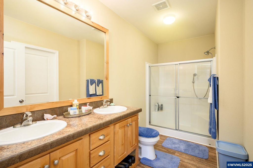 Image 20 of property listing at 4155 NE THREE MILE Ln 85, Mcminnville, OR 97128