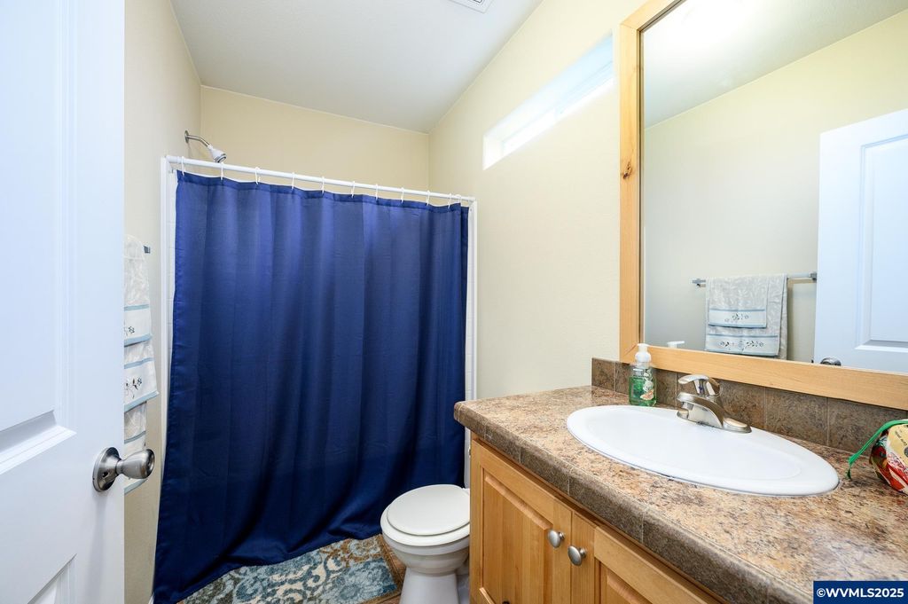 Image 25 of property listing at 4155 NE THREE MILE Ln 85, Mcminnville, OR 97128