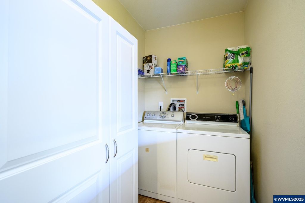 Image 27 of property listing at 4155 NE THREE MILE Ln 85, Mcminnville, OR 97128