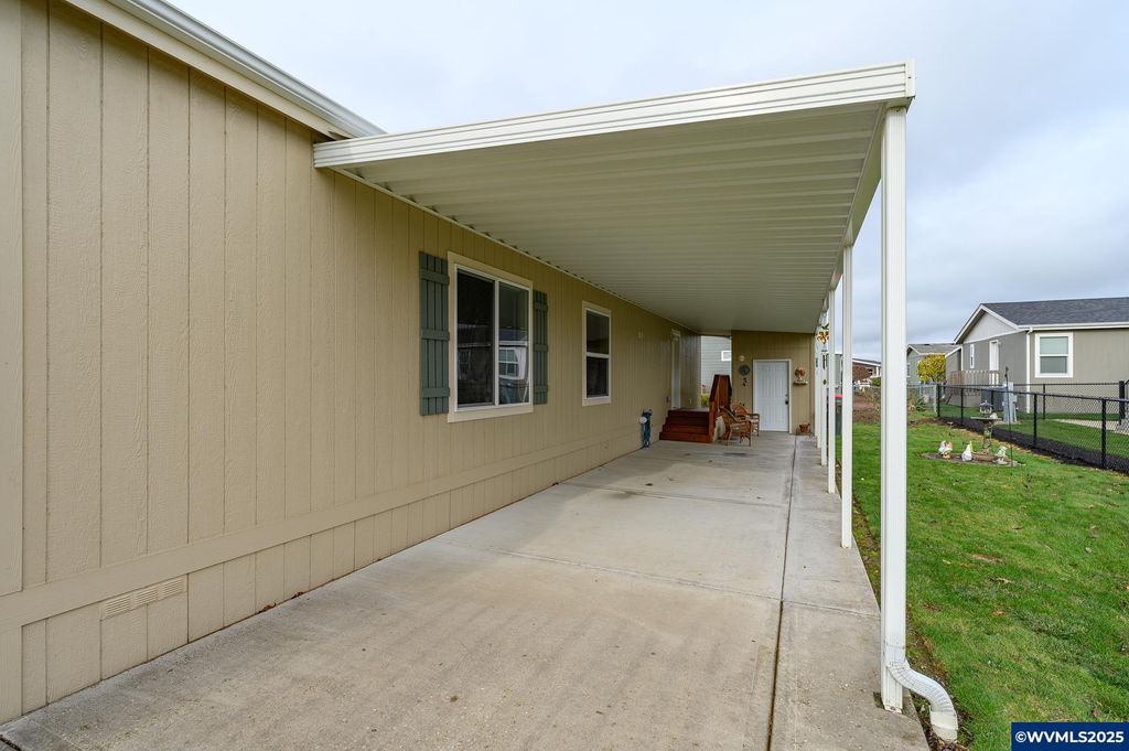 Image 28 of property listing at 4155 NE THREE MILE Ln 85, Mcminnville, OR 97128