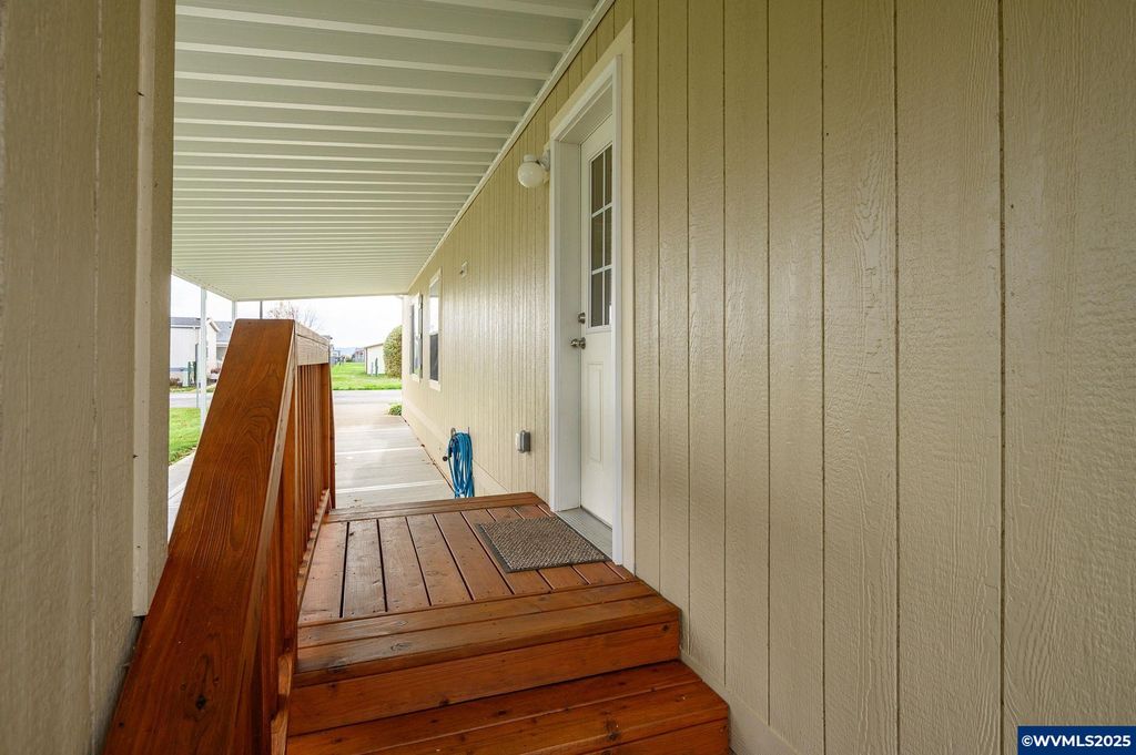 Image 31 of property listing at 4155 NE THREE MILE Ln 85, Mcminnville, OR 97128