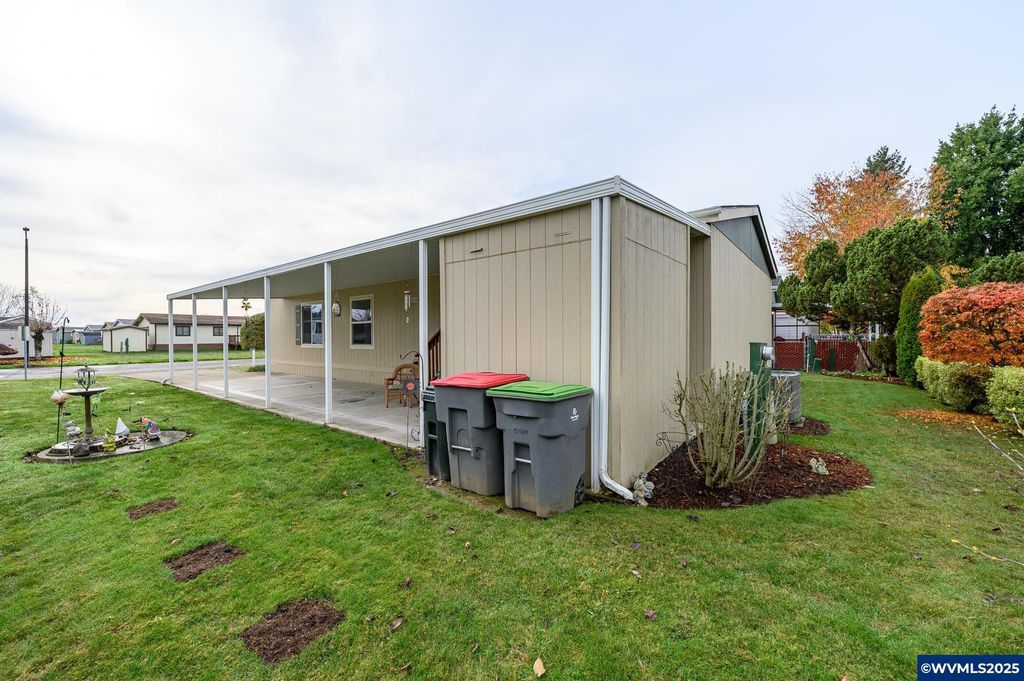 Image 33 of property listing at 4155 NE THREE MILE Ln 85, Mcminnville, OR 97128