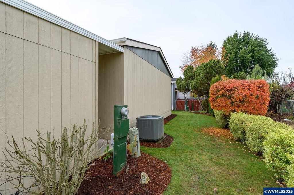 Image 34 of property listing at 4155 NE THREE MILE Ln 85, Mcminnville, OR 97128