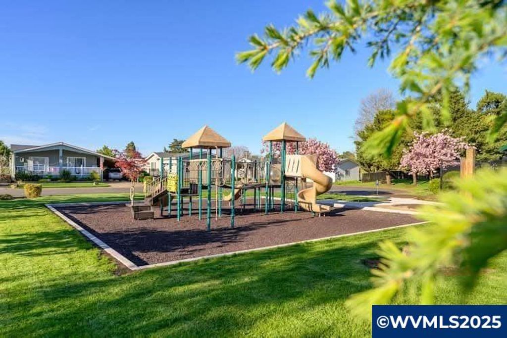 Image 36 of property listing at 4155 NE THREE MILE Ln 85, Mcminnville, OR 97128