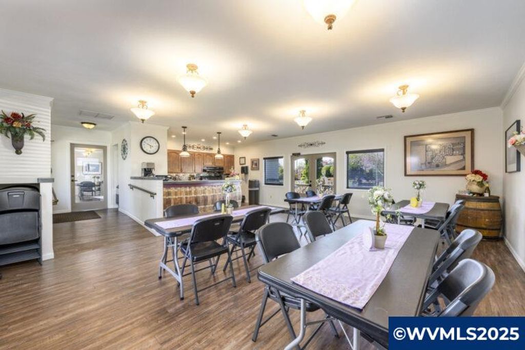 Image 40 of property listing at 4155 NE THREE MILE Ln 85, Mcminnville, OR 97128
