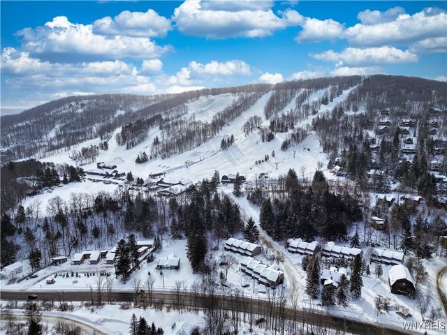 11 Creekside, Ellicottville, NY 14731