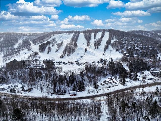 11 Creekside, Ellicottville, NY 14731