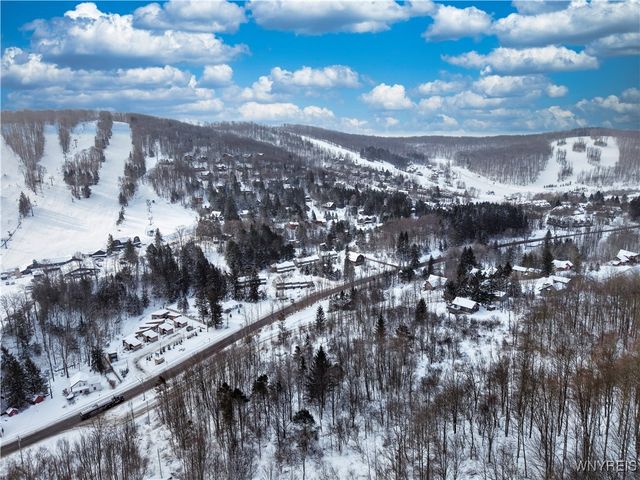 11 Creekside, Ellicottville, NY 14731