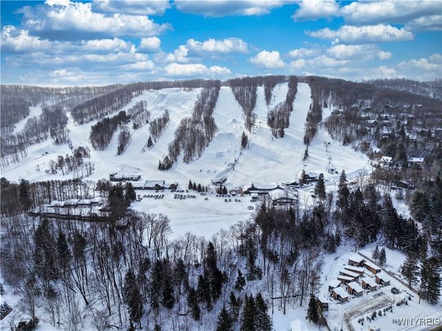 11 Creekside, Ellicottville, NY 14731