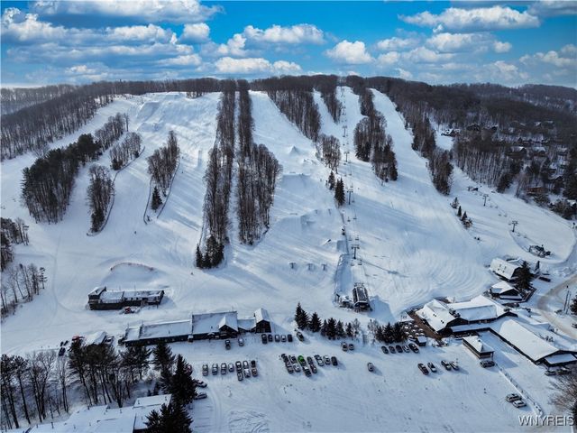 11 Creekside, Ellicottville, NY 14731