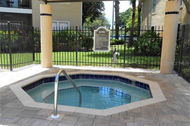 4037 CROCKERS LAKE BOULEVARD 25, Sarasota, FL 34238
