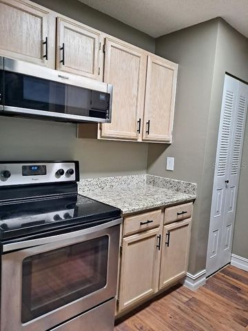 4037 CROCKERS LAKE BOULEVARD 25, Sarasota, FL 34238