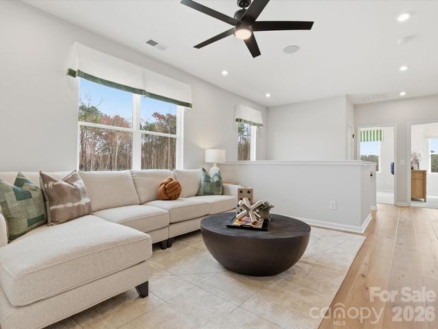 8300 Discovery Lane, Charlotte, NC 28216