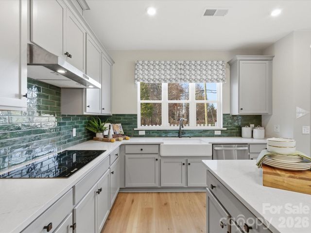 8300 Discovery Lane, Charlotte, NC 28216