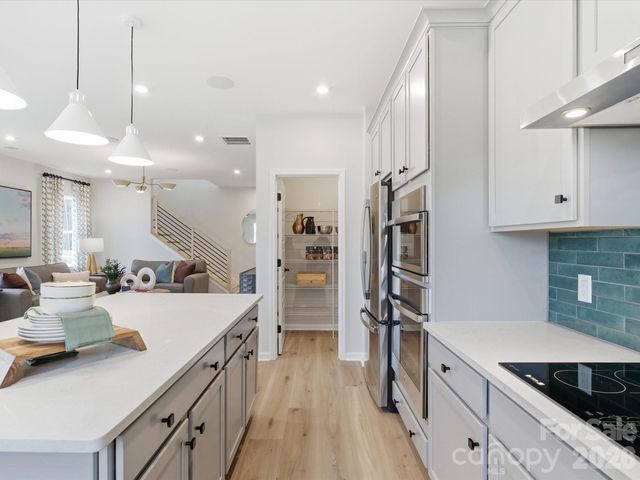 8300 Discovery Lane, Charlotte, NC 28216