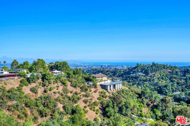 10924 Savona Road, Los Angeles, CA 90077