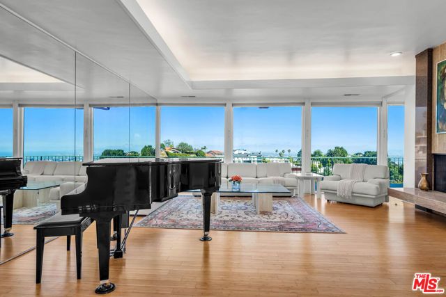 10924 Savona Road, Los Angeles, CA 90077