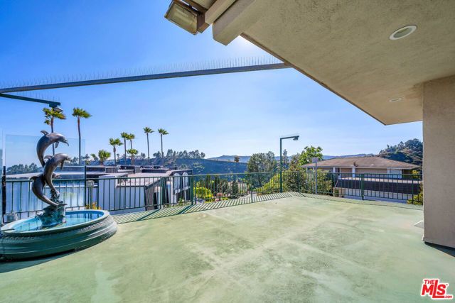 10924 Savona Road, Los Angeles, CA 90077