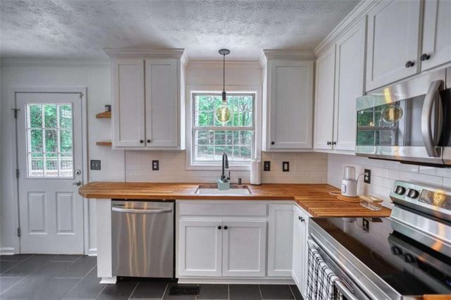 7190 Woodland Avenue, Covington, GA 30014