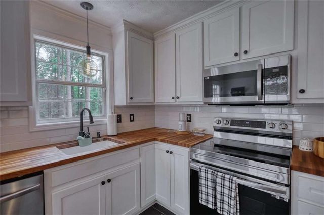 7190 Woodland Avenue, Covington, GA 30014
