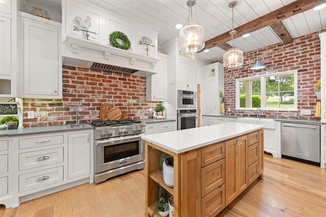 2717 Walking Woods Trail, Jones, OK 73049