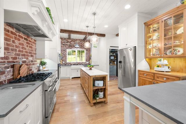 2717 Walking Woods Trail, Jones, OK 73049