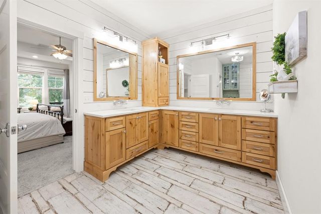 2717 Walking Woods Trail, Jones, OK 73049