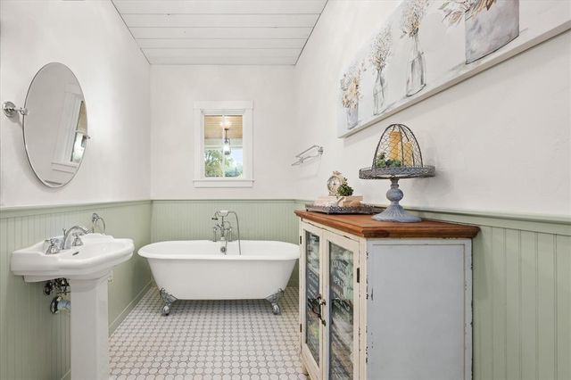 2717 Walking Woods Trail, Jones, OK 73049