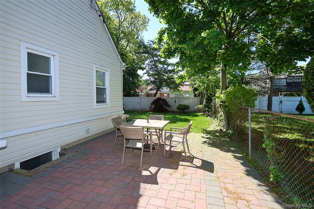 608 Terrace Place, North Baldwin, NY 11510