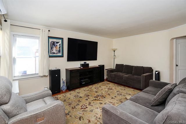 608 Terrace Place, North Baldwin, NY 11510
