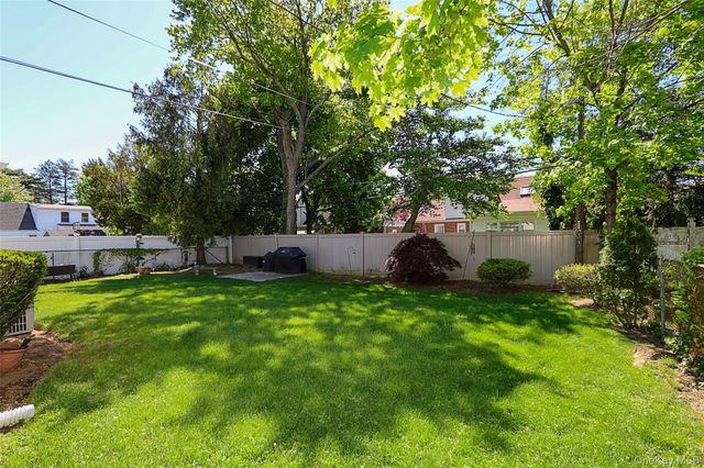 608 Terrace Place, North Baldwin, NY 11510