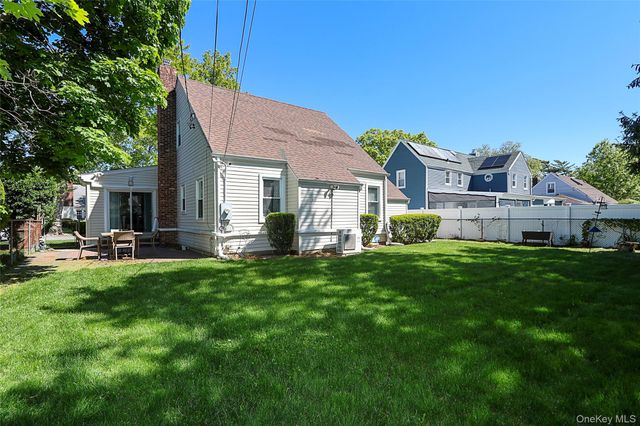 608 Terrace Place, North Baldwin, NY 11510