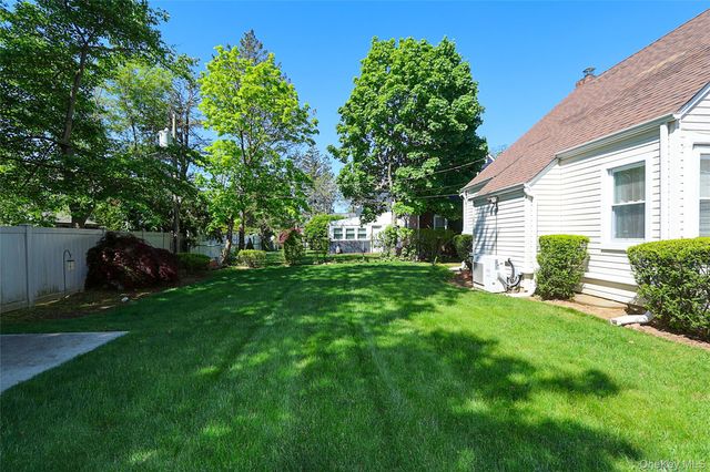 608 Terrace Place, North Baldwin, NY 11510