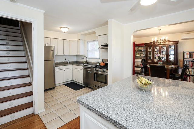 608 Terrace Place, North Baldwin, NY 11510
