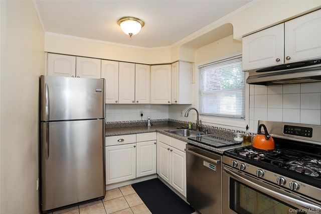 608 Terrace Place, North Baldwin, NY 11510